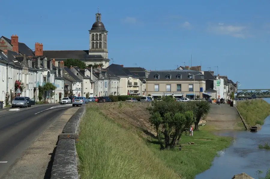 Saint-Mathurin-sur-Loire – city