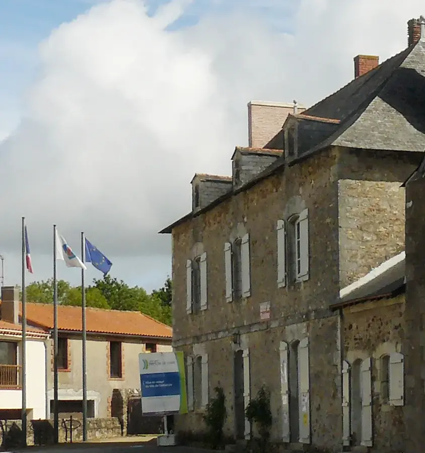 Saint-Philbert-de-Grand-Lieu – city