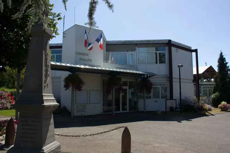 Saint-Pierre-du-Perray – city