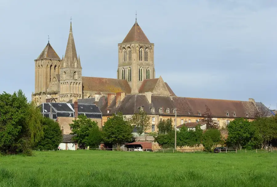 Saint-Pierre-sur-Dives – city