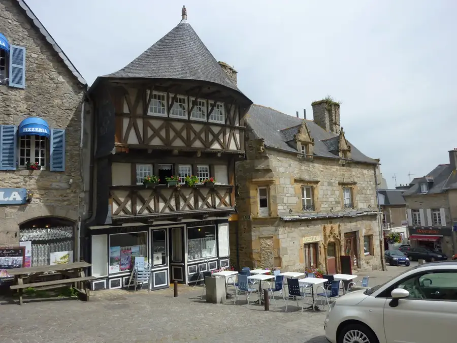 Saint-Renan – city