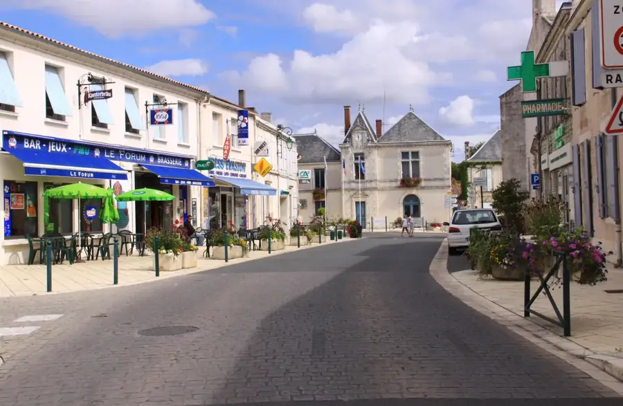 Saint-Xandre – city