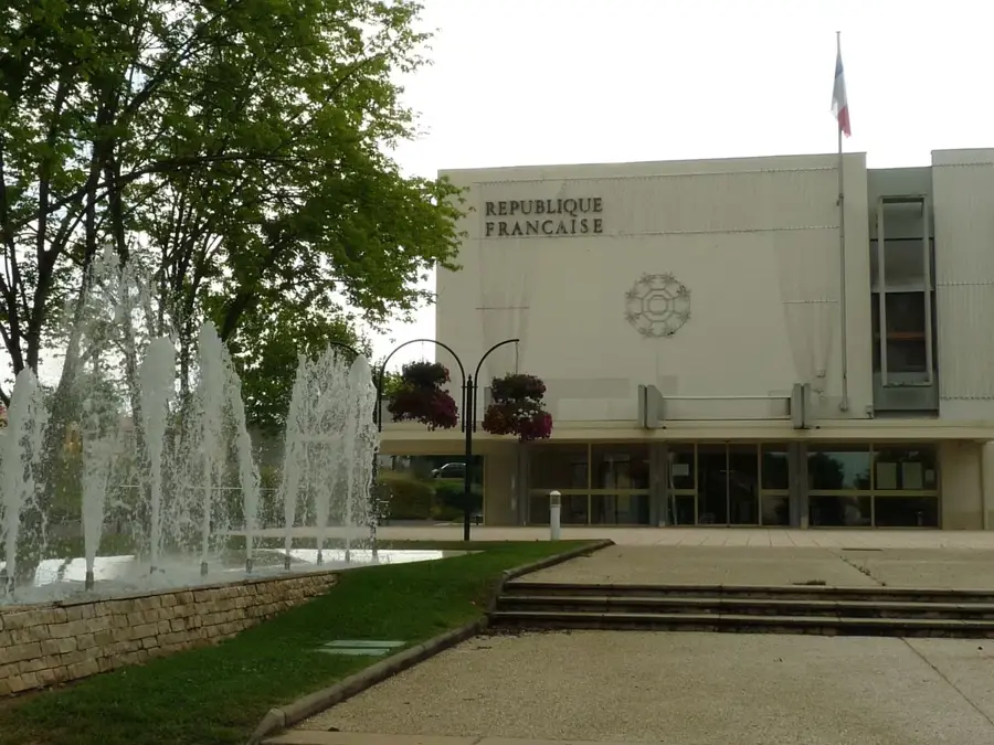 Saint-Yrieix-sur-Charente – city