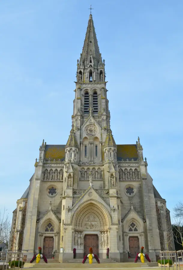 Sainte-Pazanne – city