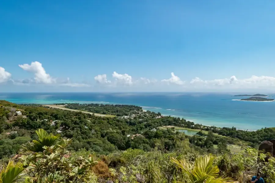 Praslin Island (Pirate History)
