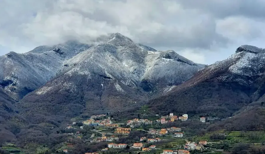Monte Cerreto — Valdragone templom (San Marino)