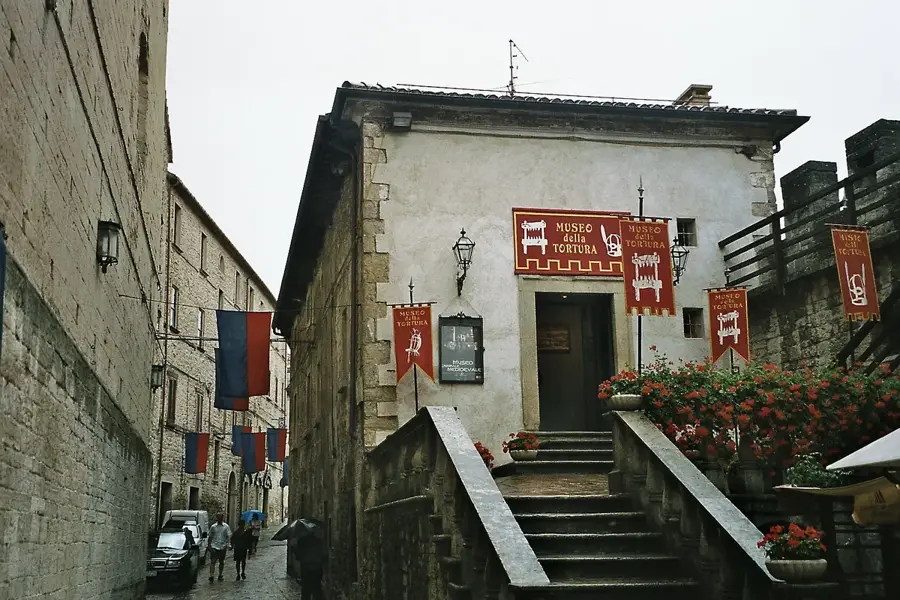 Teatro Titano — Ausa-Park (San Marino)