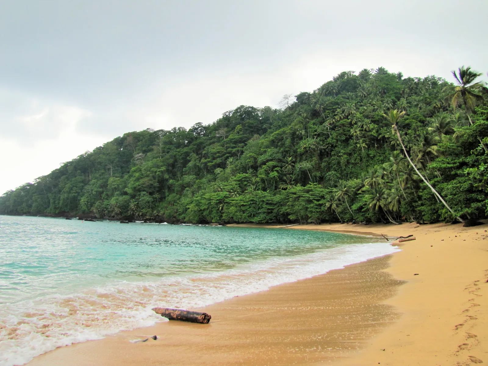 Praia Micondó — Pico da Esperança (São Tomé și Príncipe)
