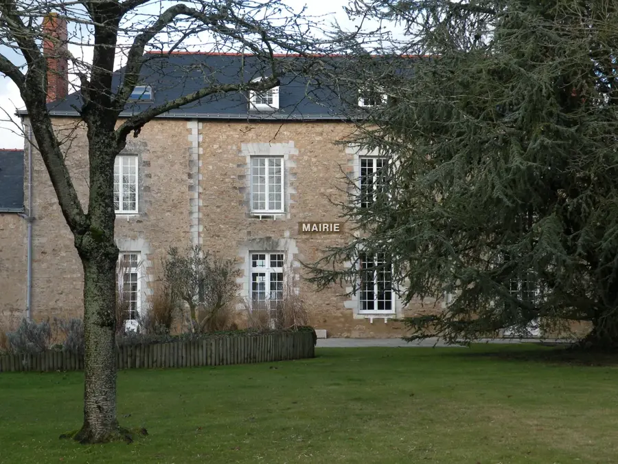 Sautron – city