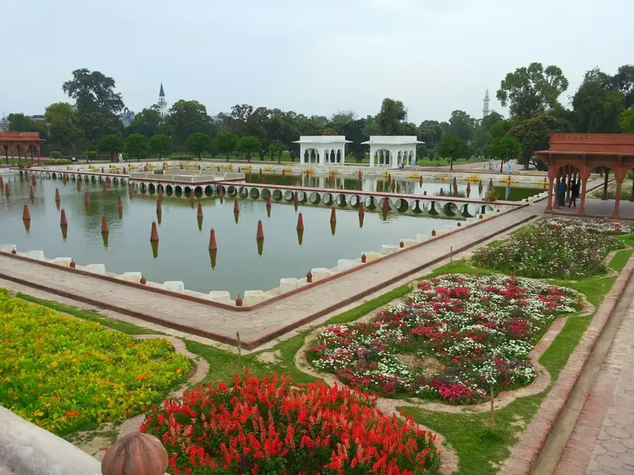 Shalimar-kertek (Lahore) — Joyland Lahore (Pakisztán)