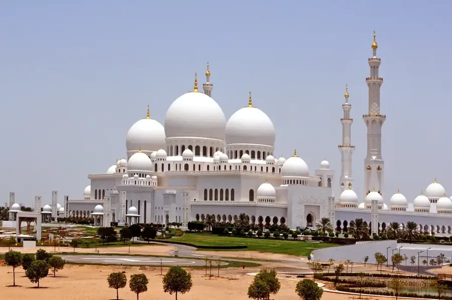 Sheikh Zayed Grand Mosque — Jebel Hafeet (United Arab Emirates)