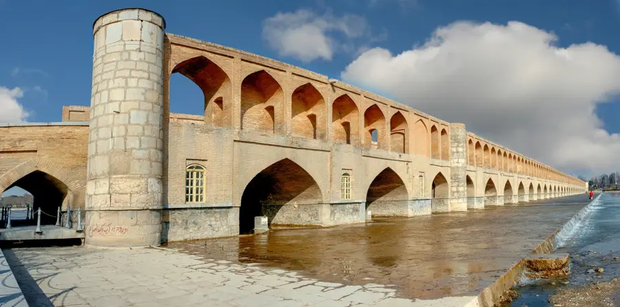 Si-o-se-pol — Catedrala Vank (Iran)