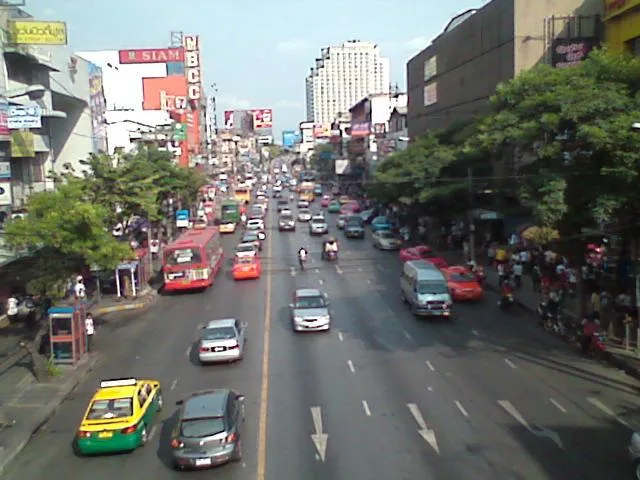 Sediul Central Siam Cement Group — Buddha de Aur (Wat Traimit) (Thailanda)