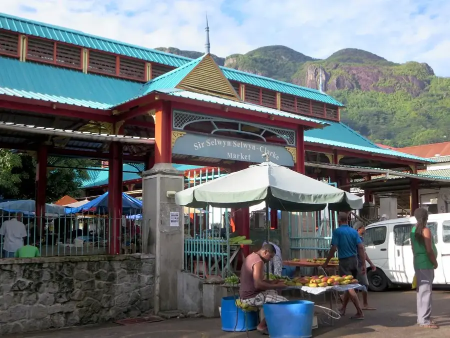 Sir Selwyn Selwyn-Clarke Markt — Kathedrale der Unbefleckten Empfängnis (Seychellen)