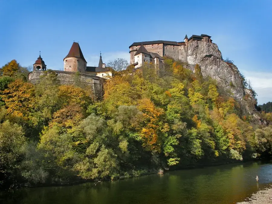 Castelul Orava — Castelul Strečno (Slovacia)