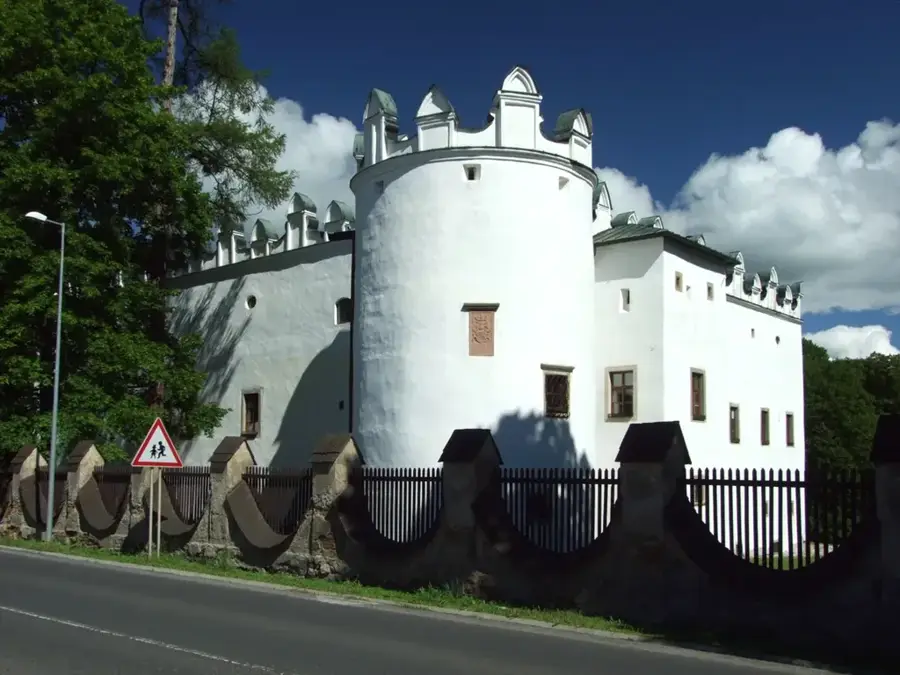 Strážky Manor