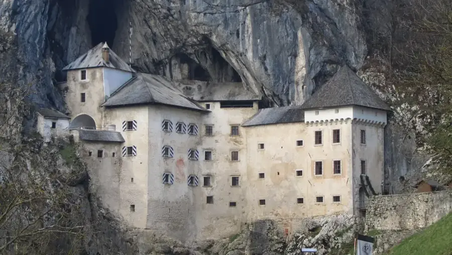Predjama Castle