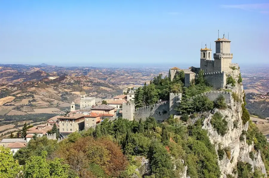 Monte Titano Nature Park — Witches' Pass (San Marino)