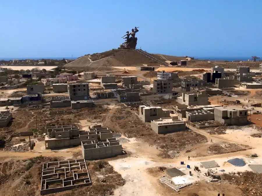 Monumentul Renașterii Africane — Moscheea Divinității (Senegal)