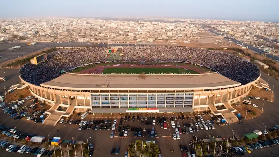 Stadionul Léopold Sédar Senghor — Moscheea Divinității (Senegal)