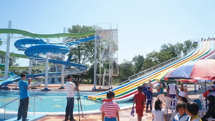 Tabăra Internațională pentru Copii Songdowon — Cascadele Ullim (Coreea de Nord)