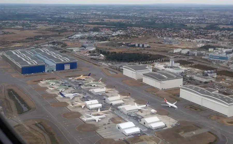 Airbus-Werk Getafe — Vasco da Gama Säule (Kenia)