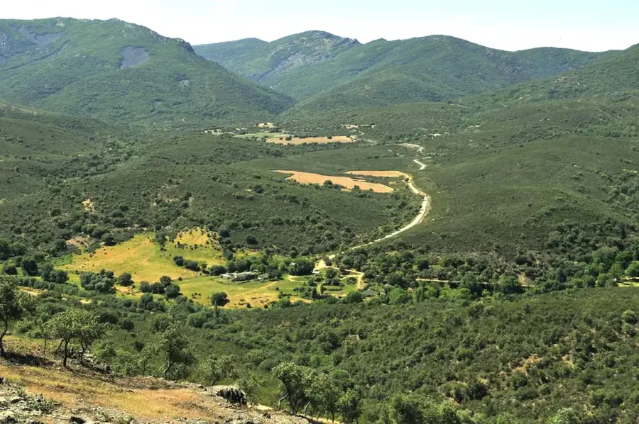 Nationalpark Cabañeros — Amboni-Höhlen (Tansania)