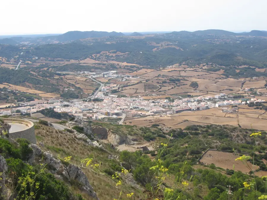 Es Mercadal — Ibiza-Stadt (Spanien)