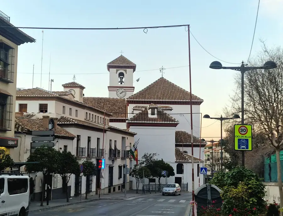 La Zubia — Umoja-Denkmal (Tansania)