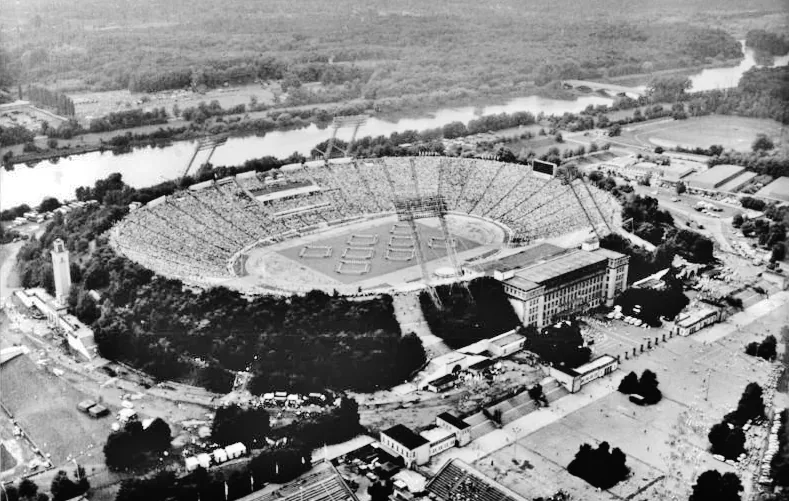 Az Újraegyesítés Stadionja — Edéa (Kamerun)