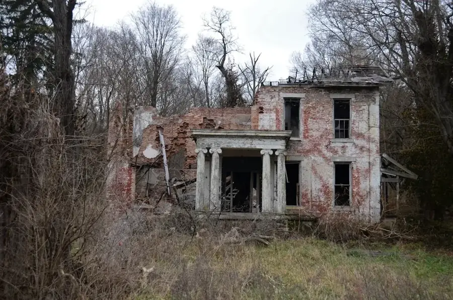 Stokes Hall Great House Ruins — Morant Point Lighthouse (Jamaica)