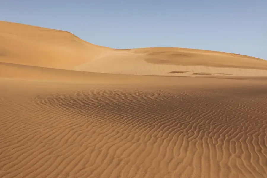 Sundukli Desert — Mount Aýrybaba (Turkmenistan)