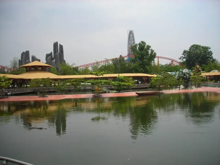 Suối Tiên Freizeitpark — Hafen von Saigon (Vietnam)