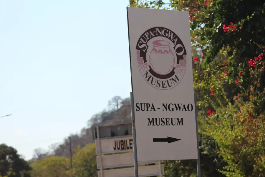 Supa-Ngwao-Museum — Tati-Fluss (Botsuana)