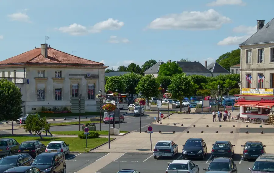 Surgères – city