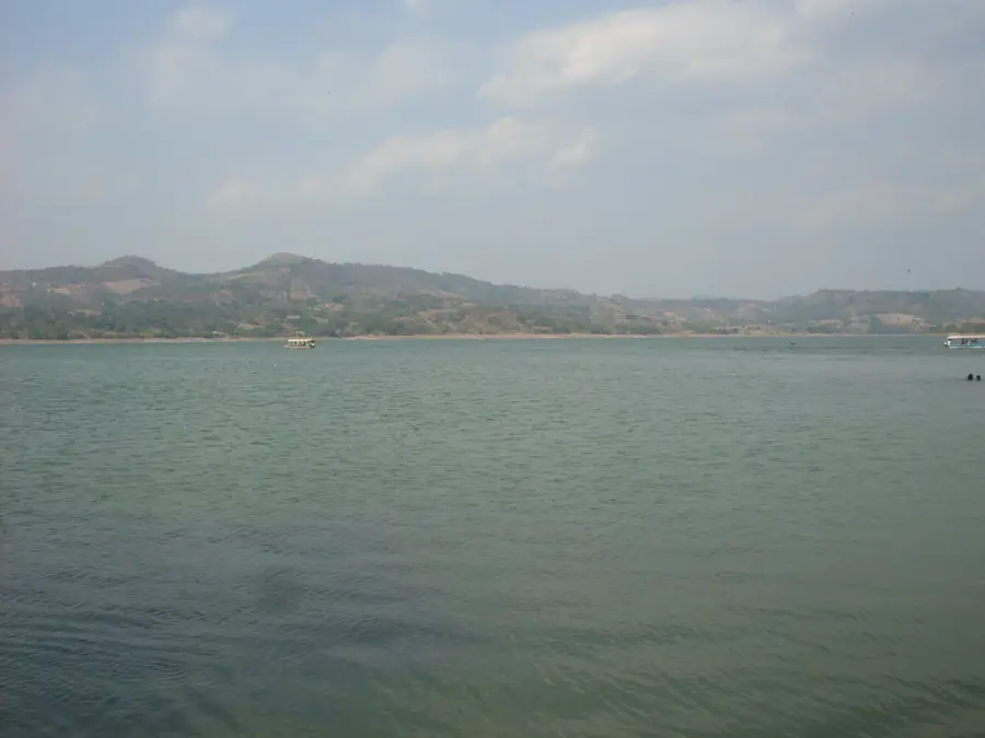 Cerron Grande Reservoir — Cerro Azul (El Salvador)