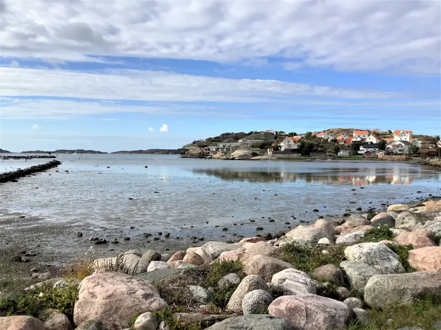 Ellös