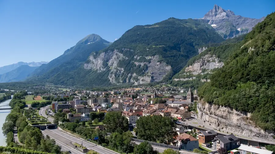 Saint-Maurice — Pully (Switzerland)
