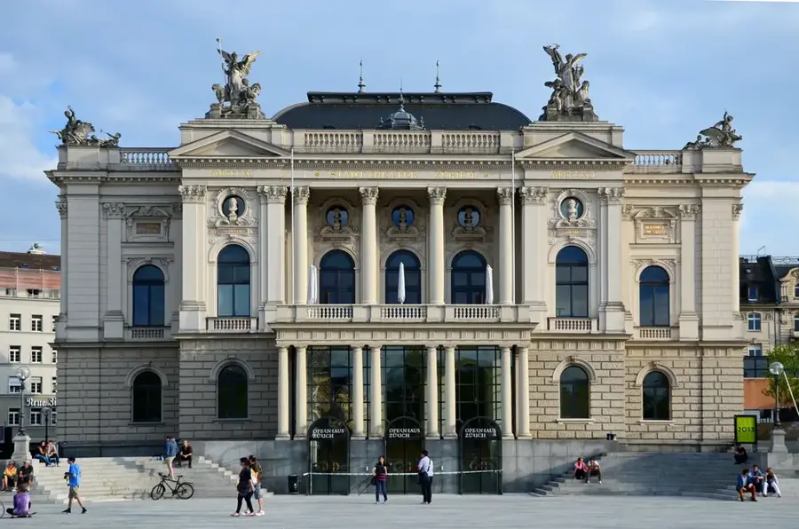 Opernhaus Zürich — Las Anod (Somalia)