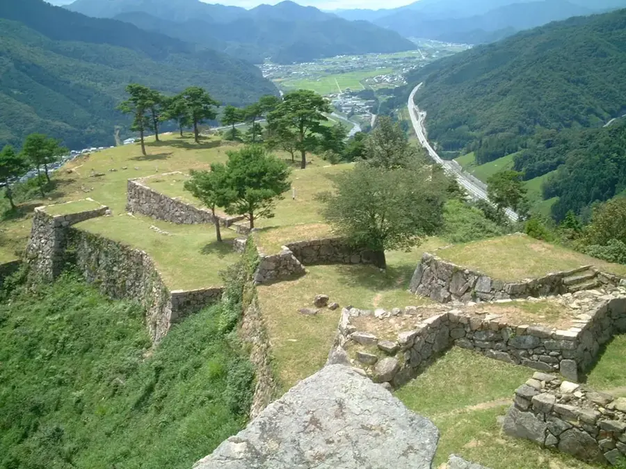 Ruinele Castelului Takeda — Dunele Tottori (Japonia)