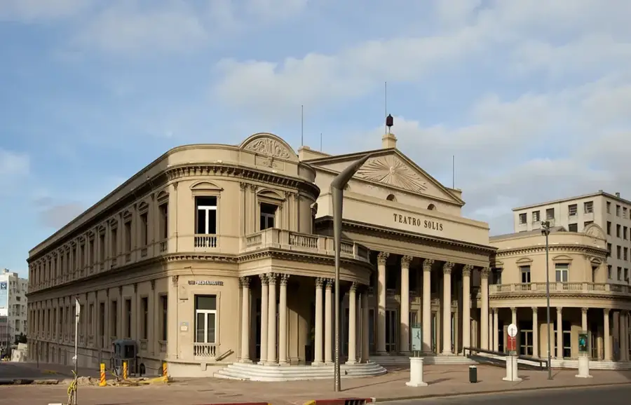 Solís-Theater — Freihafen Montevideo (Uruguay)