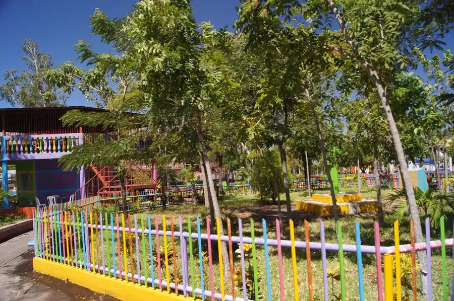 Teustepe — Guanaja Town (Honduras)