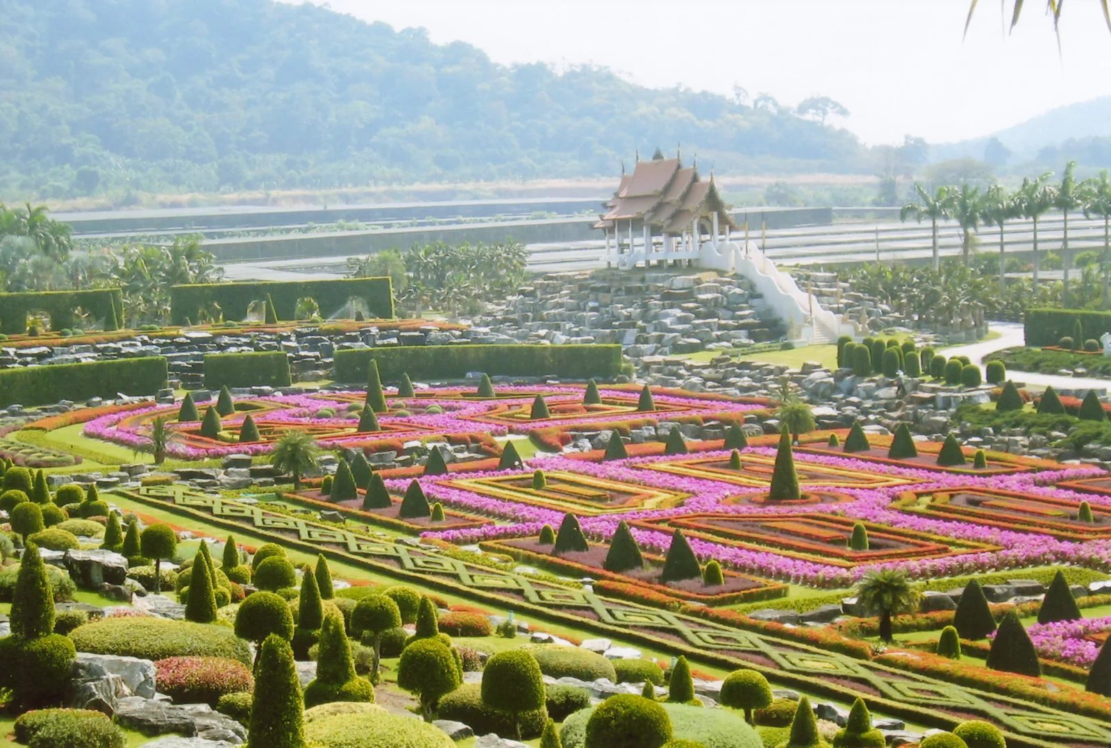 Ban Na Chom Thian — Ferma Solară Chachoengsao (Thailanda)