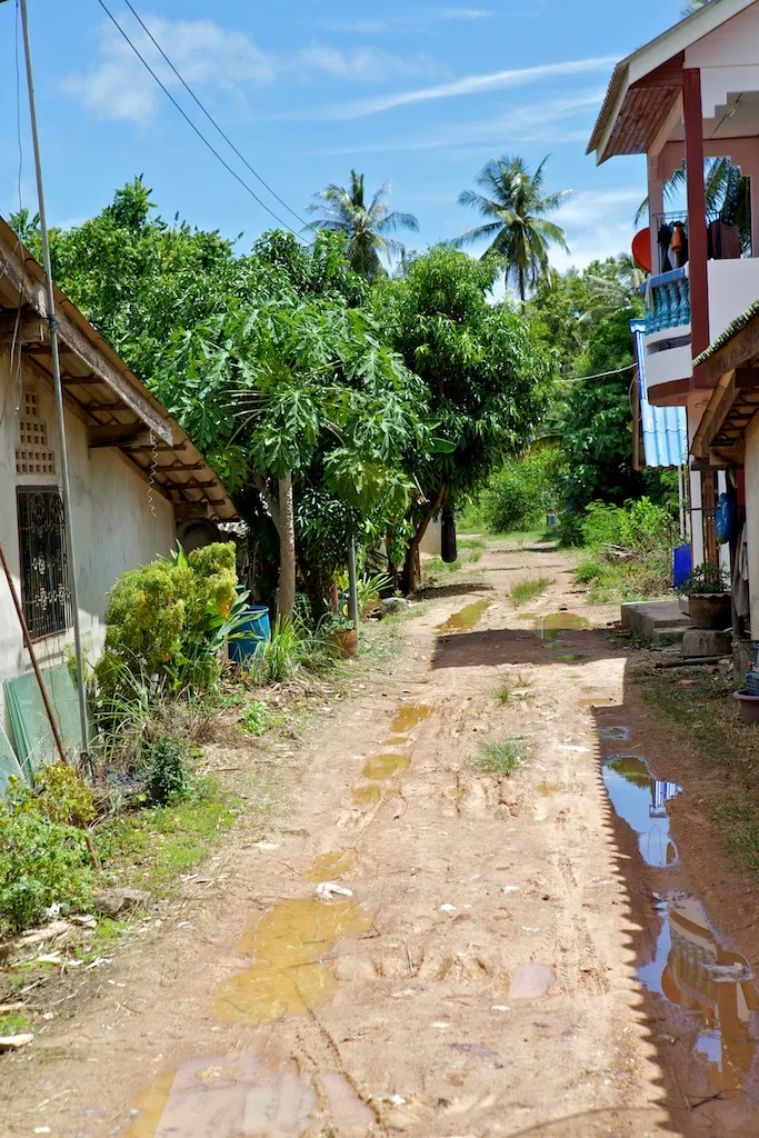 Ban Sala Dan — Coasta Insulelor Phi Phi (Thailanda)