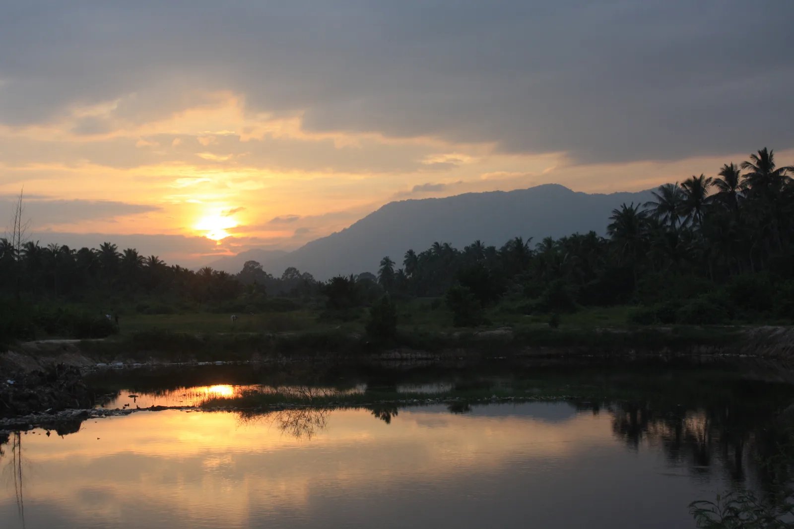 Thap Sakae — Cimitirul de Război Kanchanaburi (Thailanda)
