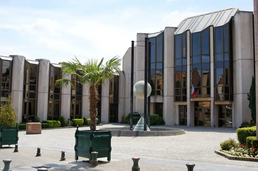 Thiais – city