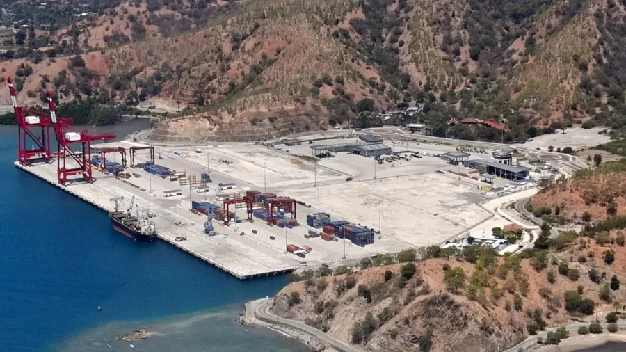 Hafen von Tibar Bay