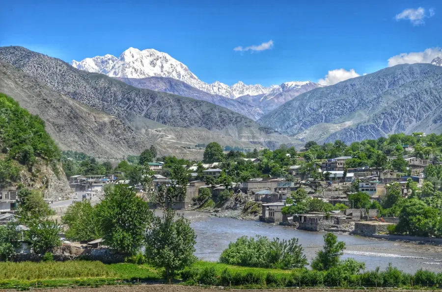 Tirich Mir — Takht-i-Bahi (Pakistan)