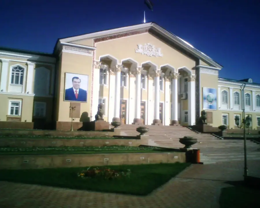 Kulturpalast Arbob — Haft Kul (Sieben Seen) (Tadschikistan)