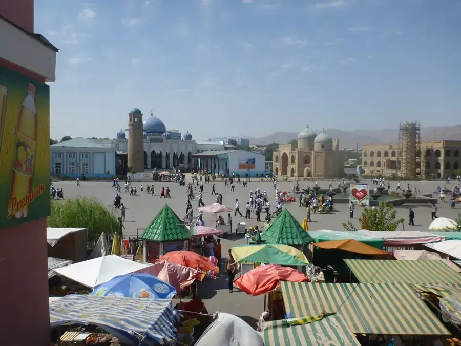 Pandschschanbe-Basar — Buston (Tadschikistan)